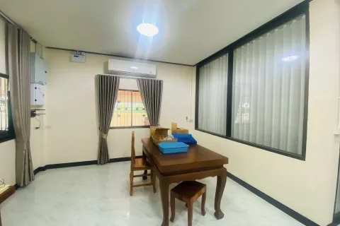 Casa de 3 dormitorios en Pattaya, Tailandia № 155627 - foto 9