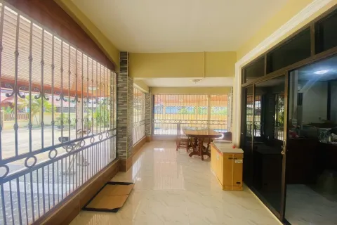 Casa de 3 dormitorios en Pattaya, Tailandia № 155627 - foto 5