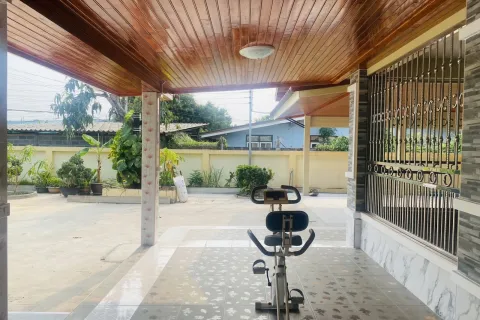 Casa de 3 dormitorios en Pattaya, Tailandia № 155627 - foto 4