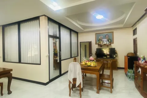 Casa de 3 dormitorios en Pattaya, Tailandia № 155627 - foto 10