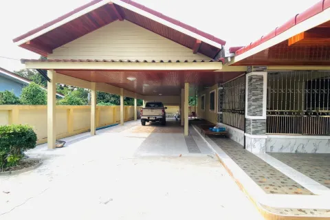 Casa de 3 dormitorios en Pattaya, Tailandia № 155627 - foto 3