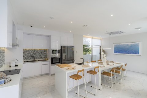 Villa in Pattaya, Thailand 3 bedrooms № 209481 - photo 2