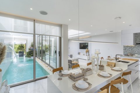 Villa in Pattaya, Thailand 3 bedrooms № 209481