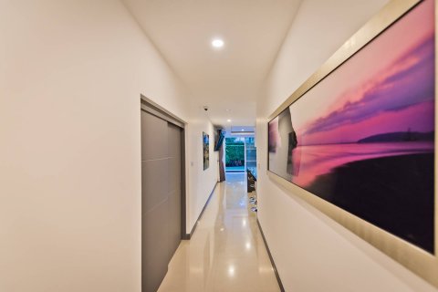 Casa de 5 dormitorios en Pattaya, Tailandia № 54663 - foto 16