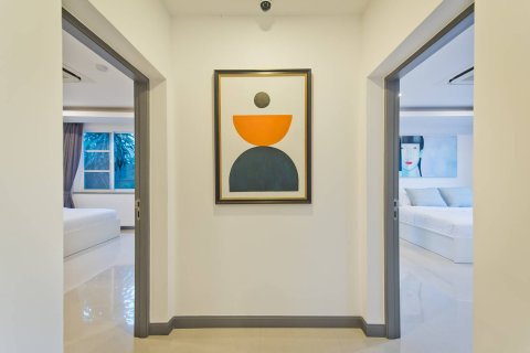Casa de 5 dormitorios en Pattaya, Tailandia № 54663 - foto 3