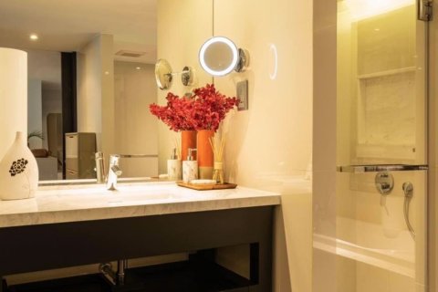 Condo à Pathum Wan, Bangkok, Thaïlande, 1 chambre  № 47854 - photo 18