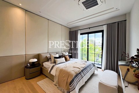 House in Pattaya, Thailand 4 bedrooms № 197545 - photo 12