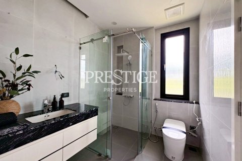 House in Pattaya, Thailand 4 bedrooms № 197545 - photo 15