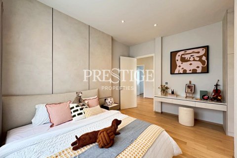 House in Pattaya, Thailand 4 bedrooms № 197545 - photo 21
