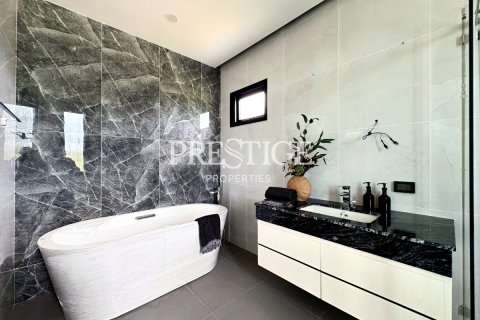 House in Pattaya, Thailand 4 bedrooms № 197545 - photo 16