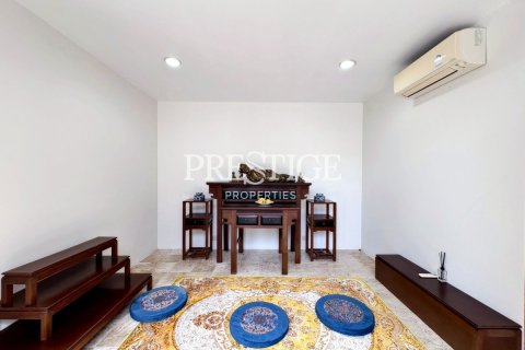 Casa de 4 dormitorios en Pattaya, Tailandia № 197543 - foto 26