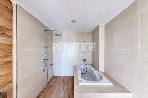 Condo in Pattaya, Thailand, 3 bedrooms № 197547 - photo 8