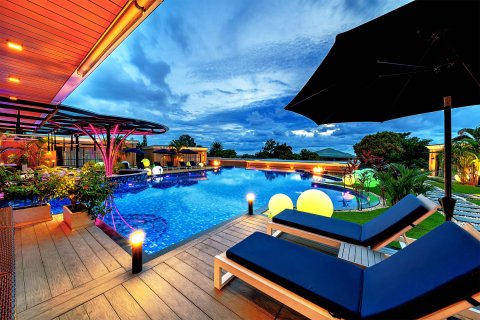 Casa de 10 dormitorios en Pattaya, Tailandia № 180650 - foto 29