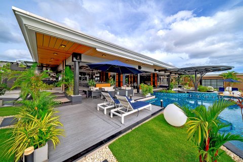 Casa de 10 dormitorios en Pattaya, Tailandia № 180650 - foto 3