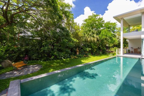 Casa de 5 dormitorios en Bang Tao, Tailandia № 180647 - foto 7