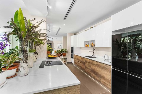 Casa de 5 dormitorios en Bang Tao, Tailandia № 180647 - foto 11