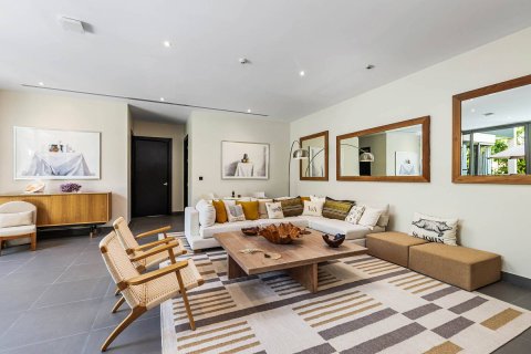 Casa de 5 dormitorios en Bang Tao, Tailandia № 180647 - foto 12