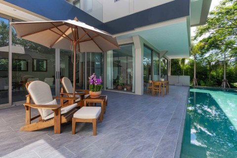 Casa de 5 dormitorios en Bang Tao, Tailandia № 180647 - foto 18