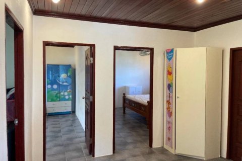 Chalet de 3 dormitorios en Chumphon, Tailandia № 172711 - foto 10