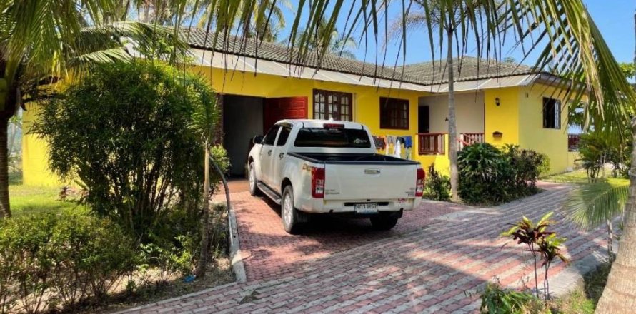 Chalet de 3 dormitorios en Chumphon, Tailandia № 172711