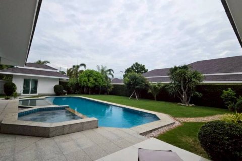 Chalet de 6 dormitorios en Cha-am, Tailandia № 172715 - foto 7