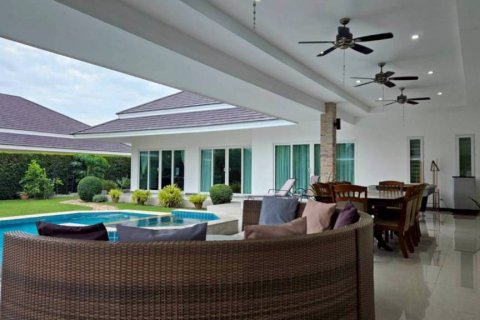 Chalet de 6 dormitorios en Cha-am, Tailandia № 172715 - foto 5