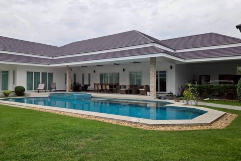 Chalet de 6 dormitorios en Cha-am, Tailandia № 172715 - foto 3