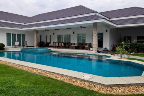 Chalet de 6 dormitorios en Cha-am, Tailandia № 172715