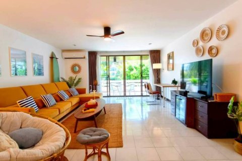 Condominio de 3 dormitorios en Pattaya, Tailandia № 172710 - foto 2
