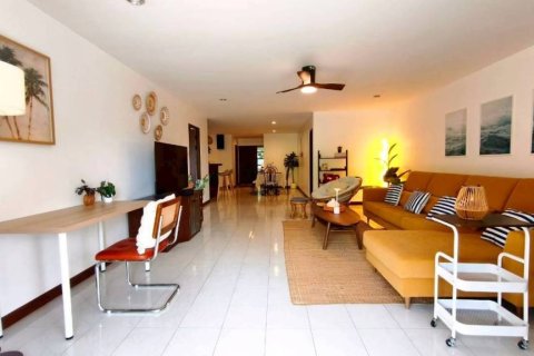Condominio de 3 dormitorios en Pattaya, Tailandia № 172710 - foto 4