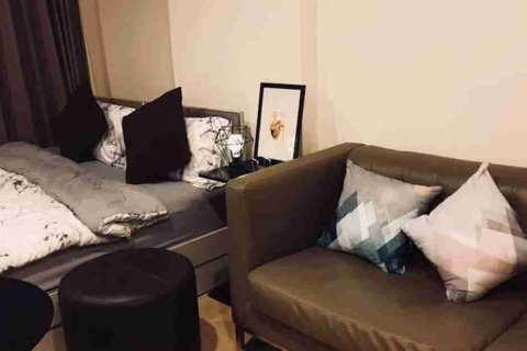 Condominio de 1 dormitorio en Thonburi, Bangkok, Tailandia № 208696 - foto 9