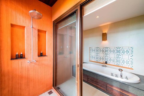 House in Phuket, Thailand 4 bedrooms № 65761 - photo 19
