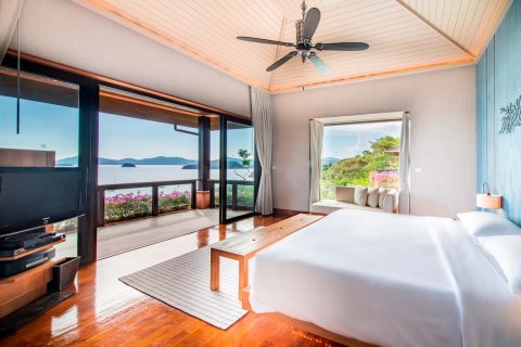 House in Phuket, Thailand 4 bedrooms № 65761 - photo 11