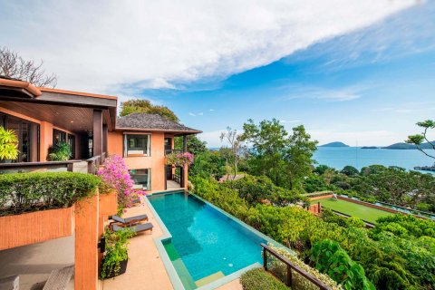 House in Phuket, Thailand 4 bedrooms № 65761 - photo 2