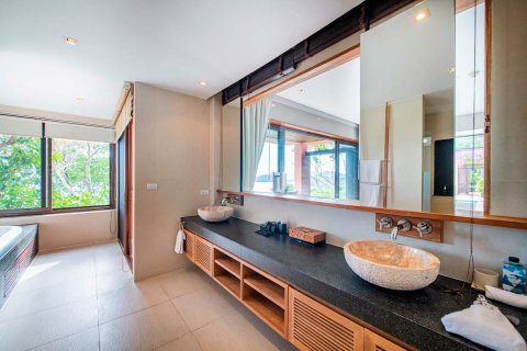 House in Phuket, Thailand 4 bedrooms № 65761 - photo 15