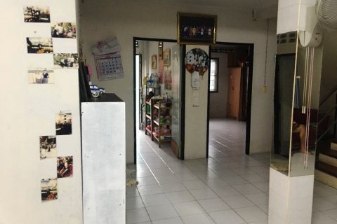 Casa de 4 dormitorios en Bangkok, Tailandia № 65760 - foto 3