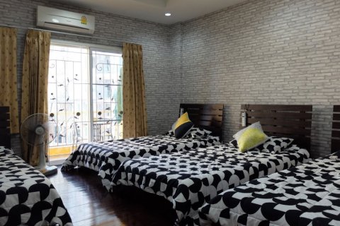 Commercial property in Chiang Mai, Thailand 150 sq.m. № 162498 - photo 6