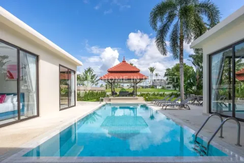Casa de 6 dormitorios en Phuket, Tailandia № 146669