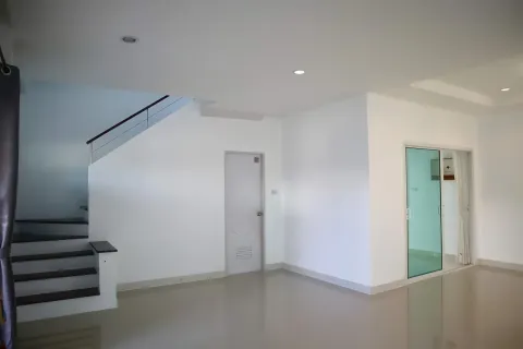 Casa de 4 dormitorios en Pattaya, Tailandia № 155599 - foto 5