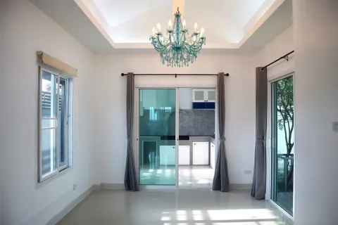 Casa de 4 dormitorios en Pattaya, Tailandia № 155599 - foto 10