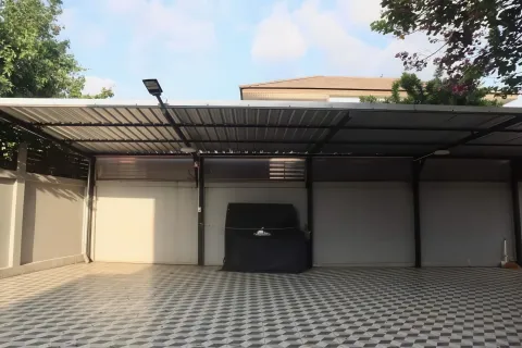 Casa de 4 dormitorios en Pattaya, Tailandia № 155599 - foto 4