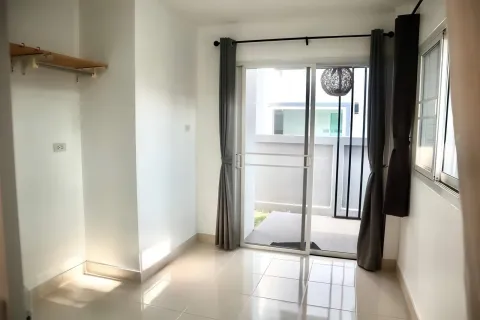 Casa de 4 dormitorios en Pattaya, Tailandia № 155599 - foto 11