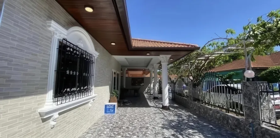 Casa de 3 dormitorios en Pattaya, Tailandia № 155602
