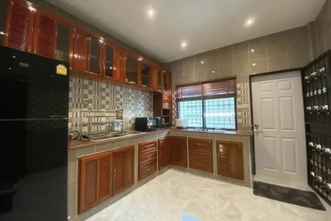 Casa de 3 dormitorios en Pattaya, Tailandia № 155602 - foto 9