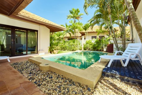 Casa de 3 dormitorios en Pattaya, Tailandia № 47436