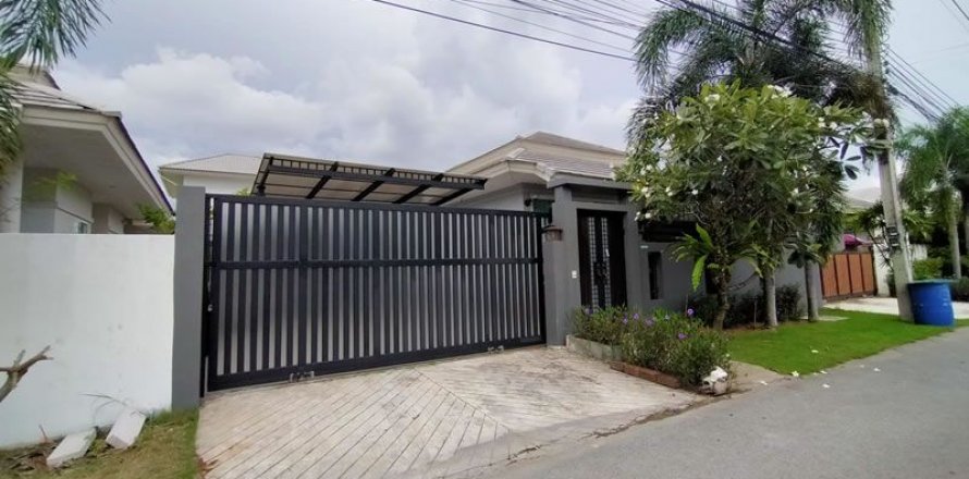 Casa de 3 dormitorios en Pattaya, Tailandia № 47437