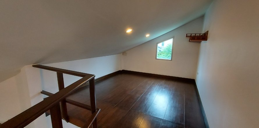 Casa de 3 dormitorios en Pattaya, Tailandia № 47440