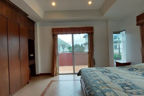 Casa de 3 dormitorios en Pattaya, Tailandia № 47440 - foto 2