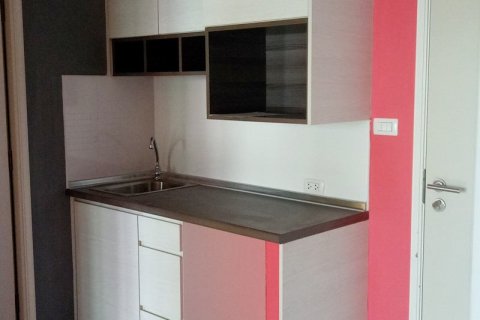 Condominio de 1 dormitorio en Jomtien Beach, Pattaya, Tailandia № 204039 - foto 2