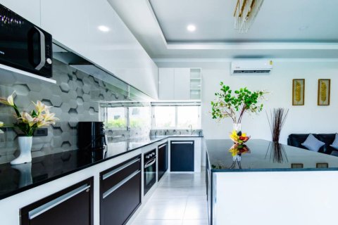 Chalet de 3 dormitorios en Hua Hin, Tailandia № 152404 - foto 9